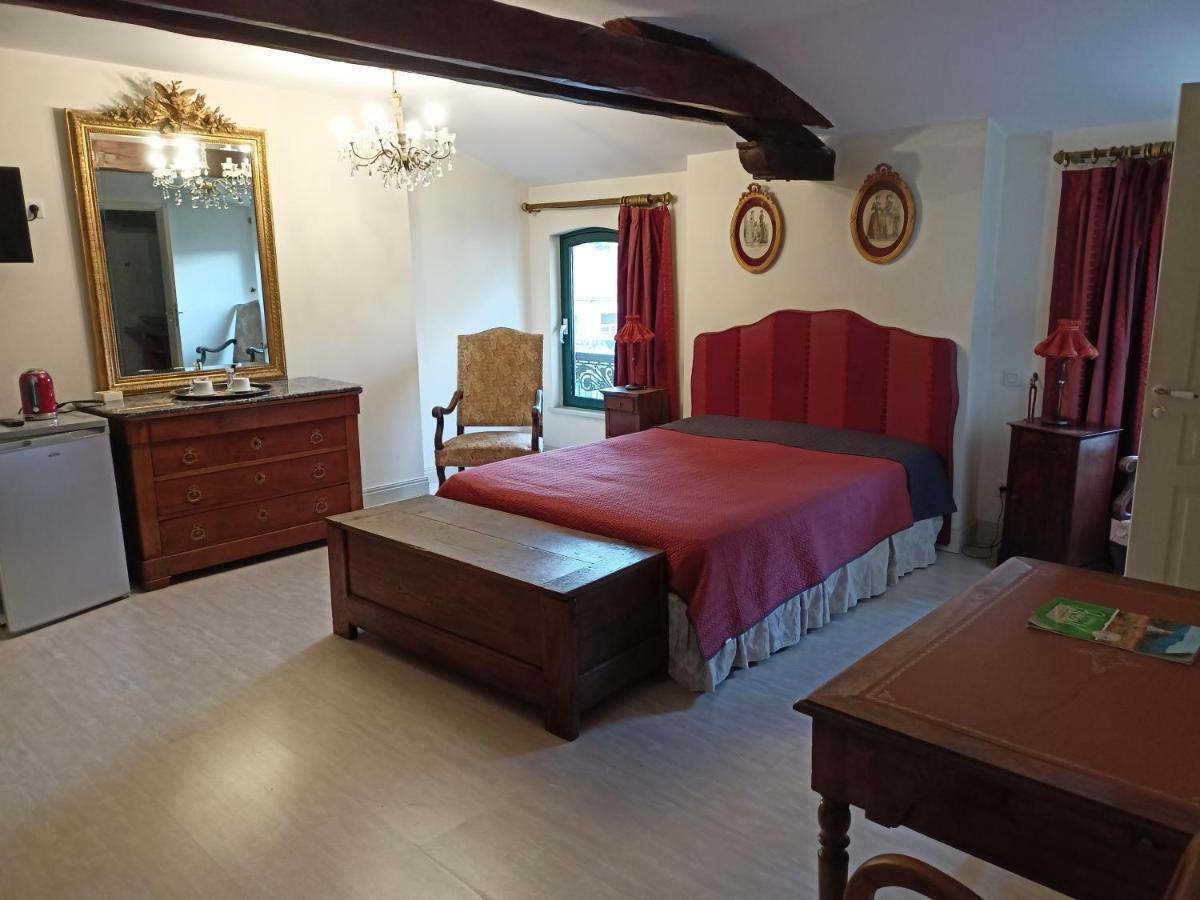 Au Fond De La Cour Bed & Breakfast Veyre-Monton Dış mekan fotoğraf