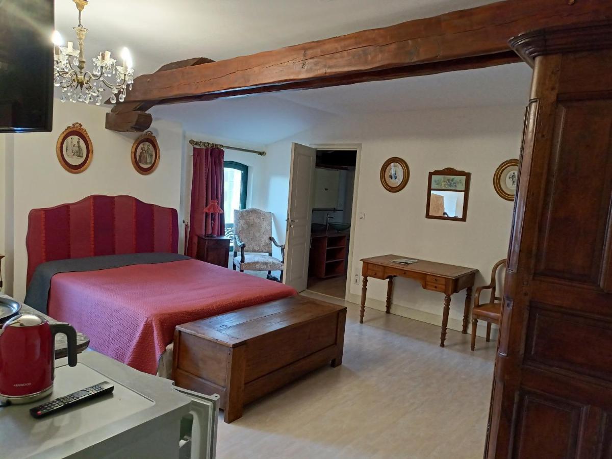 Au Fond De La Cour Bed & Breakfast Veyre-Monton Dış mekan fotoğraf
