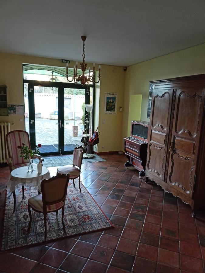 Au Fond De La Cour Bed & Breakfast Veyre-Monton Dış mekan fotoğraf