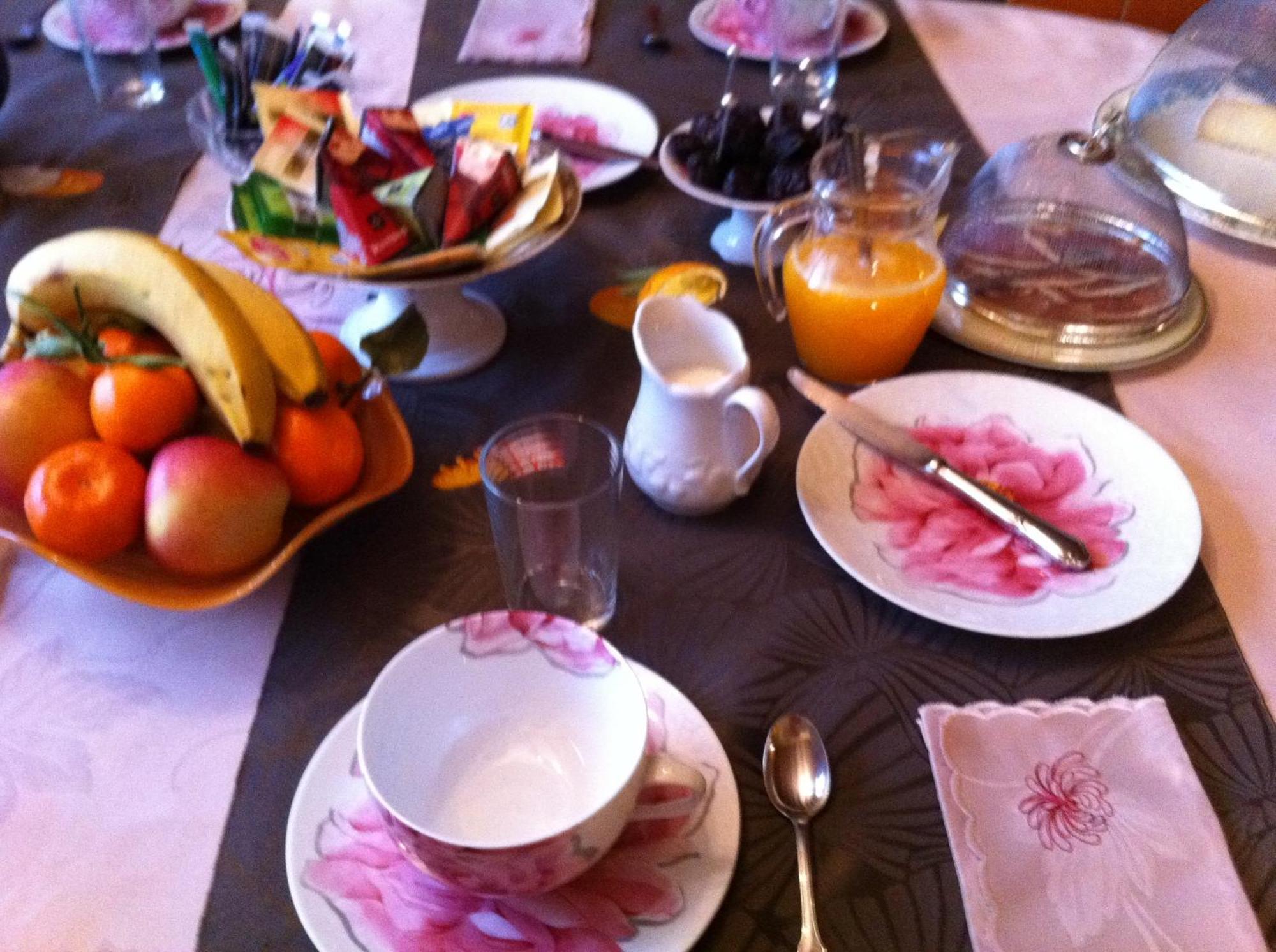 Au Fond De La Cour Bed & Breakfast Veyre-Monton Dış mekan fotoğraf