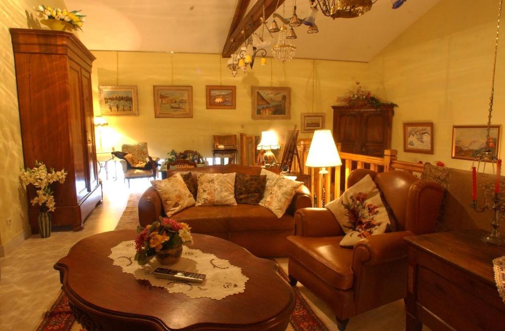 Au Fond De La Cour Bed & Breakfast Veyre-Monton Dış mekan fotoğraf