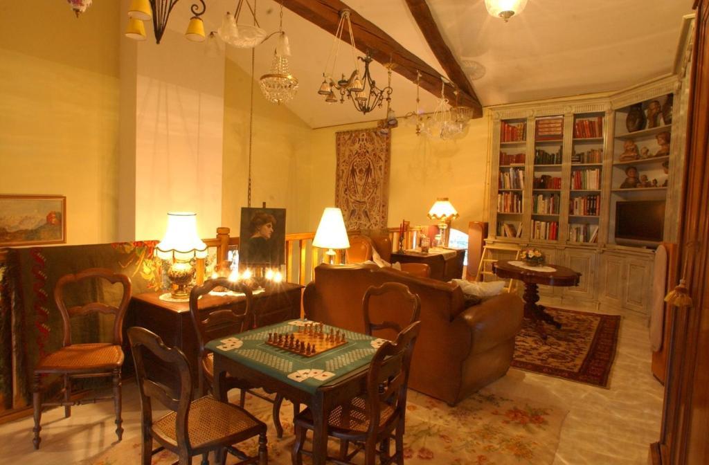 Au Fond De La Cour Bed & Breakfast Veyre-Monton Dış mekan fotoğraf