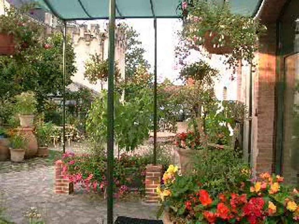Au Fond De La Cour Bed & Breakfast Veyre-Monton Dış mekan fotoğraf