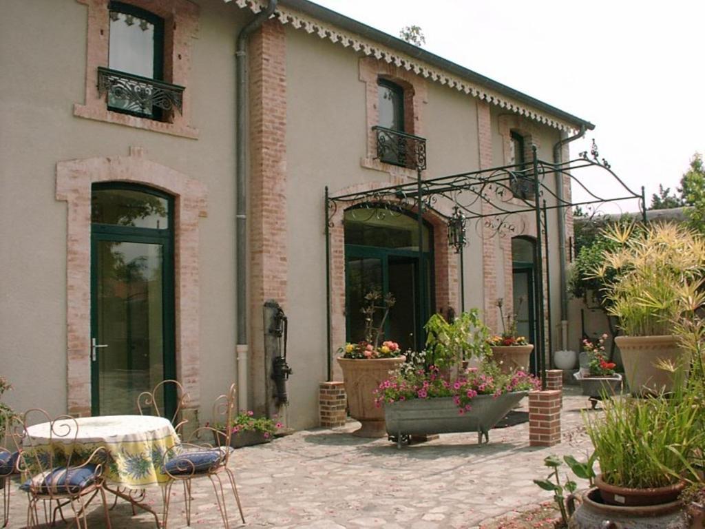 Au Fond De La Cour Bed & Breakfast Veyre-Monton Dış mekan fotoğraf