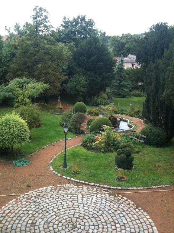 Au Fond De La Cour Bed & Breakfast Veyre-Monton Dış mekan fotoğraf